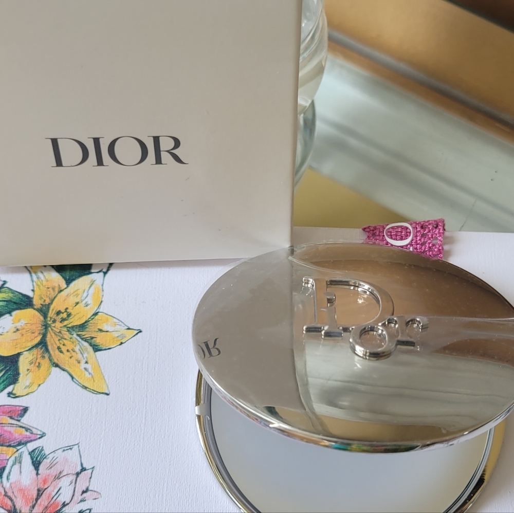 🥳💥host pick 🔥 Dior  mirror silver double mirror compact mirror - Picture 6 of 6